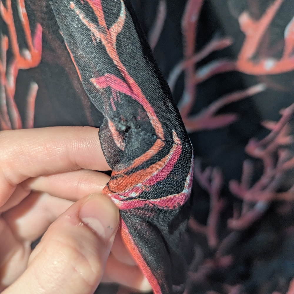 One Size Antica Santoria by Giacomo Cinque Semi Sheer Coral Face Print Poncho - Picture 6 of 9